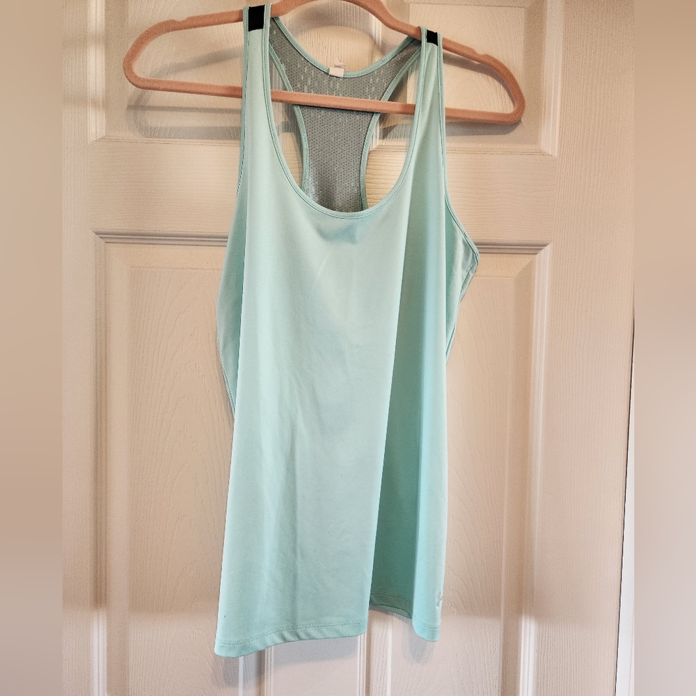 Women's Under Armour tank